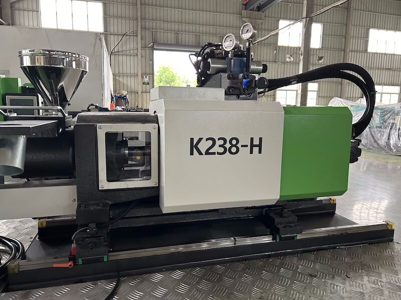 K238 Wall outlet injection molding machine
